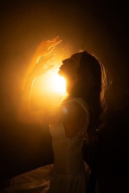 femme de 50 ans épanouie à la ménopause